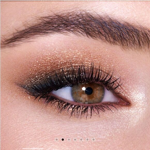 Charlotte Tilbury LIMITED EDITION
LUXURY PALETTE OF POPS
DAZZLING DIAMONDS - Picture 2 of 9